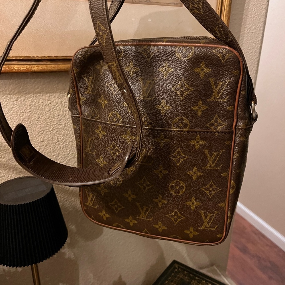 AUTH Louis Vuitton Marceau messenger bag